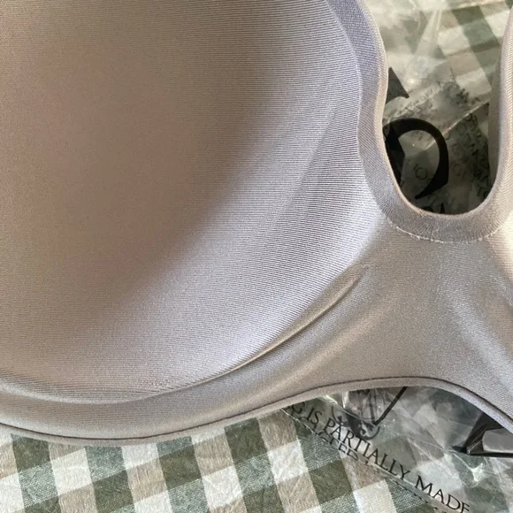Victoria's infinity wireless perfect shape Bra - Picture 3 of 6